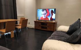 City Centre 2 Bedrooms 2 Ensuite Flat Free Parking